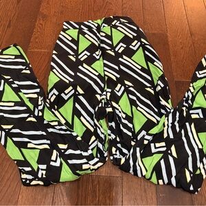 Geometric Patterned Bottoms